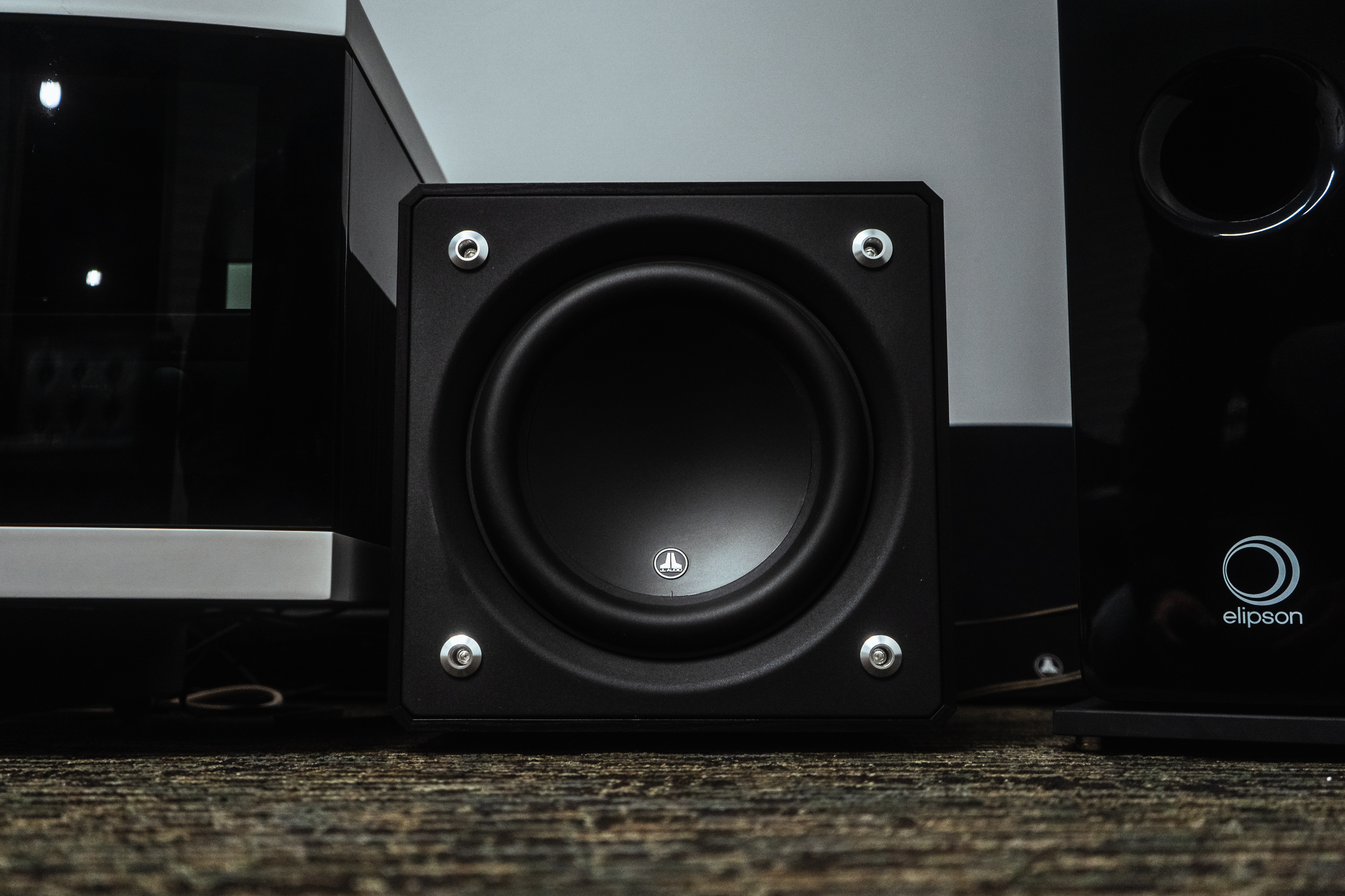 Echo Avu High Fidelity Audio Wall Grande Prairie